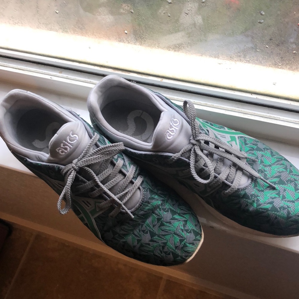 Men’s ASICS - Picture 2 of 3